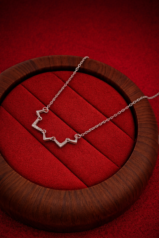 Pnoe Necklace